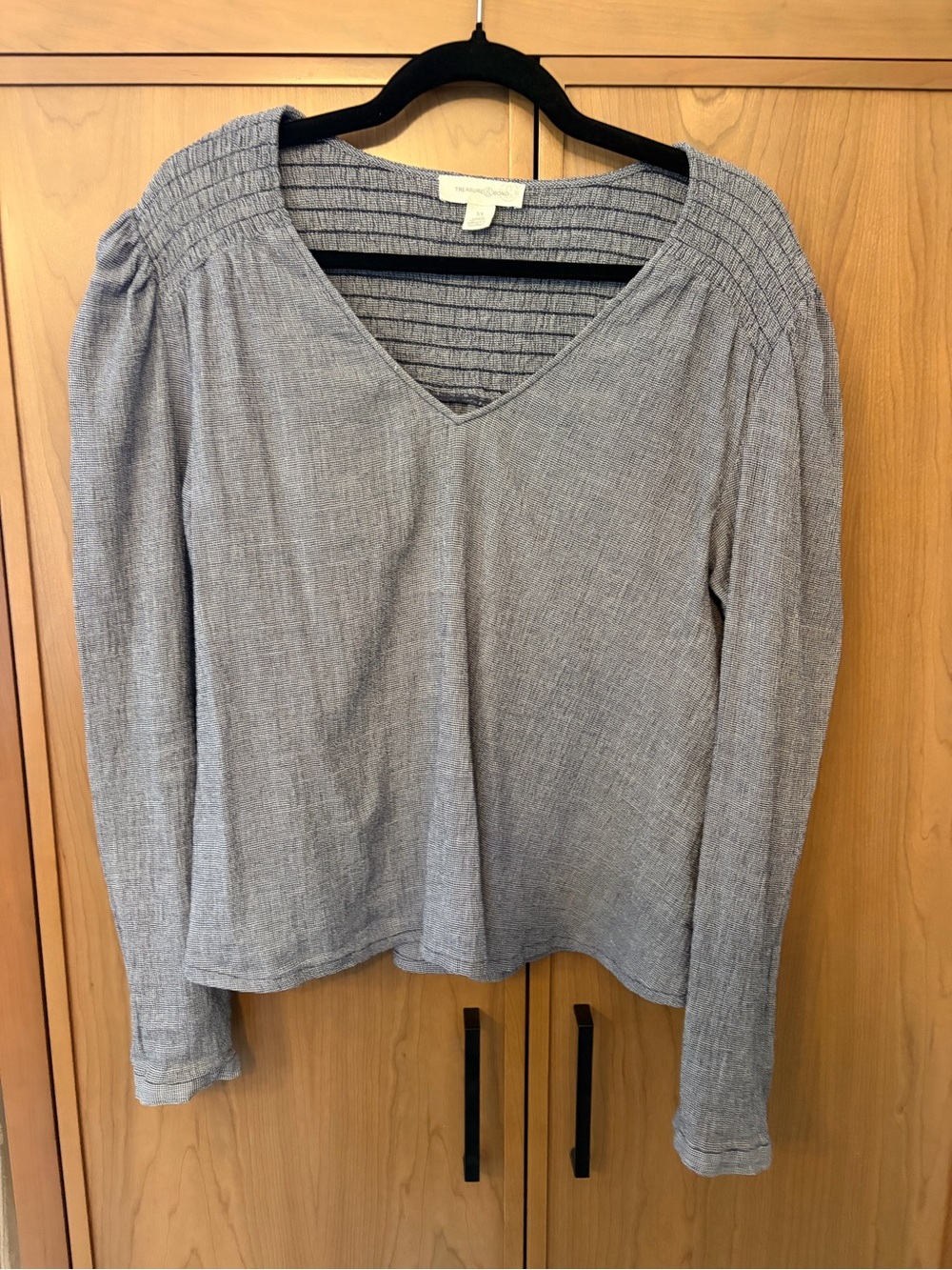 Treasure & Bond Heathered bluish Gray V-Neck Long Sleeve Top